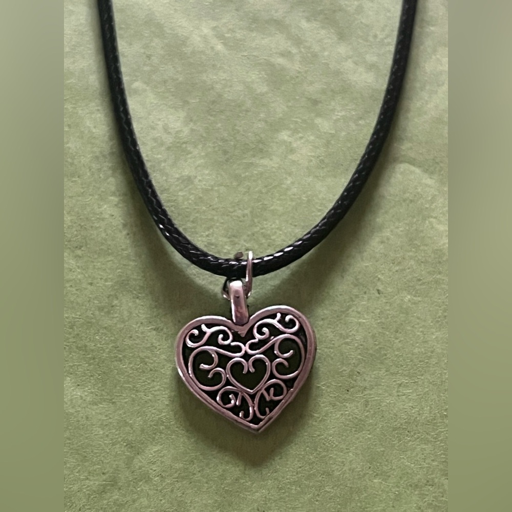 Elegant Silver Heart Pendant Necklace on adjustable black leather cord. New. - Picture 5 of 6